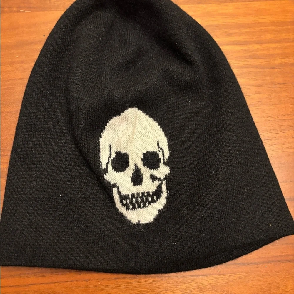 Skull Cashmere Black Knit Hat
NEW NO TAG Unisex - Picture 1 of 4